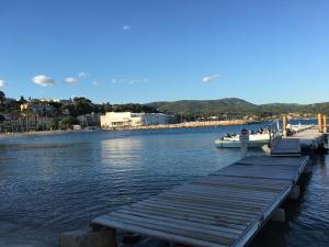 Appartements Bandol, vue panoramique sur la mer, la plage, le port : photos des chambres