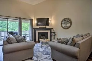 Branson Condo with Pool Access, Walk to Fishing - Melva