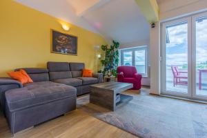 One-Bedroom Apartment room in House Dolloree