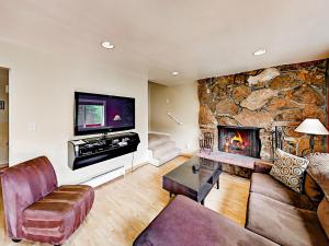 Two-Bedroom Apartment room in Vail Mountain Condo