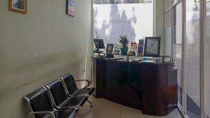 RedDoorz Hostel @ Manado Green Hostel