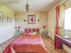 Maisons de vacances Authentic Burgundian Farmhouse in Talon with Fireplace : photos des chambres