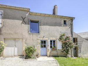 Maisons de vacances Authentic Burgundian Farmhouse in Talon with Fireplace : photos des chambres