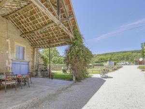 Maisons de vacances Authentic Burgundian Farmhouse in Talon with Fireplace : photos des chambres