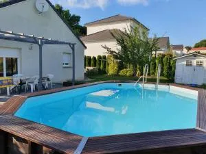 Villa du pic vert 105m2 , 4 chambres de plain-pied avec piscine à Montfaucon - Gennes