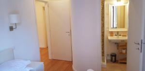 Restored Apartment - Stunning Pantheon View