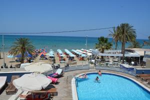 Eleni Beach Apartment