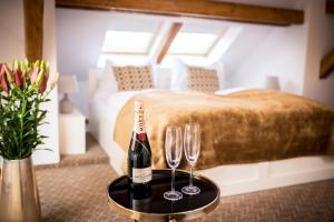 Deluxe Double Room with Extra Bed room in Hotel Golfi