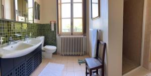 B&B / Chambres d'hotes La Buffonnerie : Chambre Double ou Lits Jumeaux avec Salle de Bains Privative