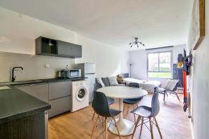 Appartements LE PETIT ORMEAU - Studio 2 a 4 pers- Pkg gratuit : photos des chambres