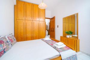 Tasias Holiday House