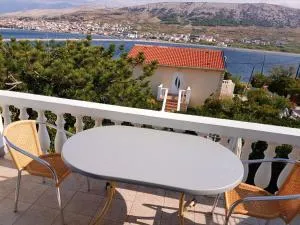 Charming Apartment in Pag with Sea View, 40 sqm - Stari Grad