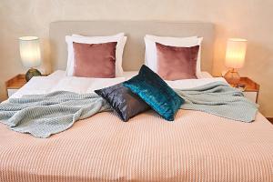 Palace Dlouhá Apartments - Old Town