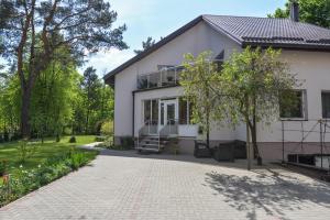 Poilsis prie Dineikos parko