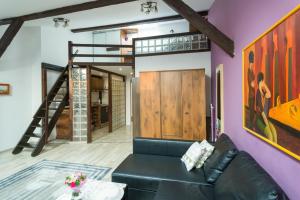 Gorgeous loft in perfect location!