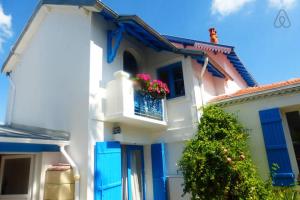 B&B / Chambres d'hotes Les Volets Bleus : Chambre Double