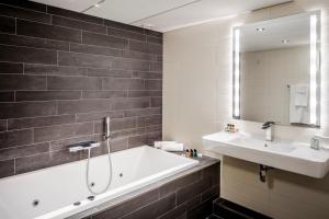 Executive Suite room in Holiday Inn Eindhoven Centre an IHG Hotel