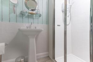 Puddle Duck Lodge β Adults Only