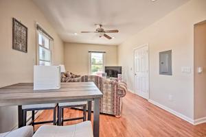 3 Mi to Lake Michigan Pet-Friendly Apt in Sawyer