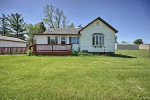 3 Mi to Lake Michigan Access Sawyer Home with Patio - Harbert