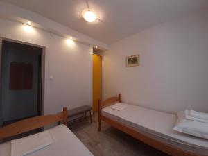 SEA YA - two apartments house with heated pool - 150m from beach