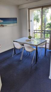 Mermaid Beach Apartment