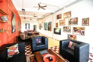 Susie Q Designer House - Phum Samraung