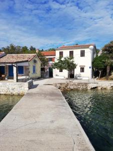 Apartments Edi Pogana