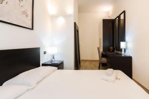 Yellow Line Apartment