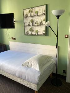 Hotels Hotel Colbert : photos des chambres