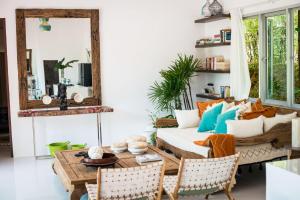 Teak Hill Pool Villa-Michelia