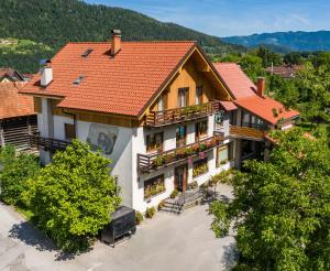 Rooms Pevc & Hostel Ljubno ob Savinji 