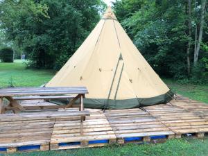 Campings Camping Le Canoe : photos des chambres