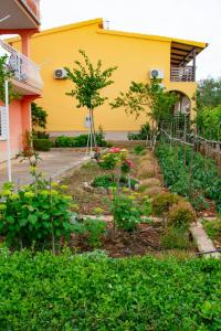 APARTMENT TONY - 2bdr Beachfront