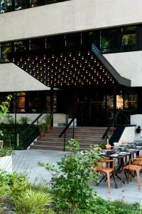 Hotel V Fizeaustraat - Duivendrecht