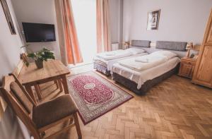 Basic Twin Room room in Cybulskiego Guest Rooms