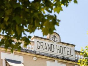 Hotels Le Grand Hotel : photos des chambres