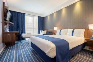 Double Room with Sofa Bed room in Holiday Inn Express Sheffield City Centre an IHG Hotel