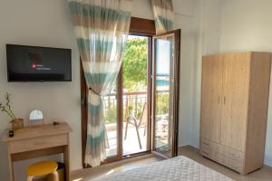 Dimi Seafront Apartment by Rentals Pro Services - Nea Moudania