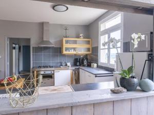 Maisons de vacances Attractive holiday home in Cuzy with pool : photos des chambres