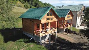 Holiday House by The Lake