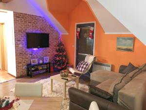 Two-Bedroom Apartment room in Apartman Gallery