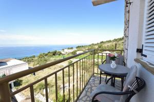 Two-Bedroom Apartment with Sea View room in Apartments Jurkic