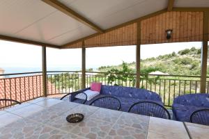 One-Bedroom Apartment with Sea View room in Apartments Jurkic