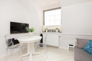 Apartments Tartaczna 2 - Gdansk Old Town by Renters