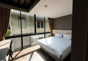 Standard Double Room room in V VAREE Bangkok