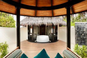 Sun Siyam Iru Fushi with Free Transfer