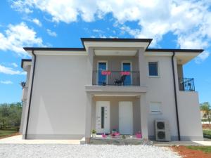 Double Room with Terrace room in Apartment Complex Jelena