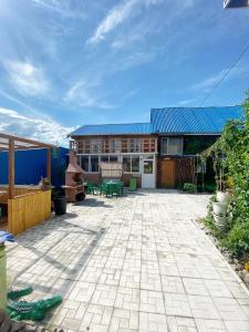 Three-Bedroom House room in Gostievoy Domik - 2