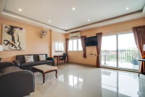 Patumnak Beach Guesthouse